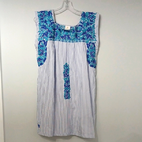J.MARIE Blue and White Embroidered Mini Dress with pockets, pre-loved medium - Picture 1 of 8